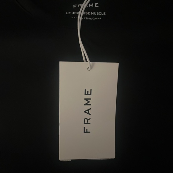 NWT•FRAME Le High Rise Muscle Tee - Picture 11 of 16